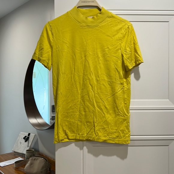 H&M mock neck T-shirt, yellow - Picture 1 of 1